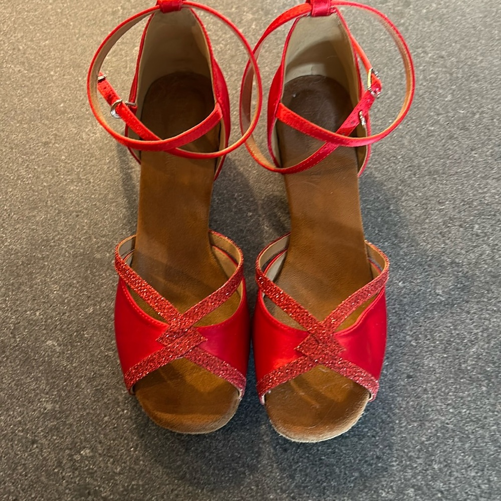 Ladies Size8 low heal dance shoes